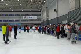 北京市有序推进冰雪项目社体指导员培训 2016年以来已累计培训超2.6万人图片