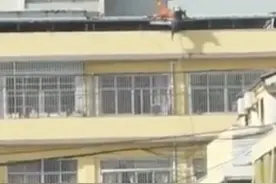 消防员救轻生女子时坠楼，已不幸牺牲图片