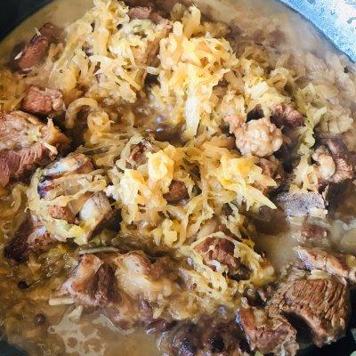 这样做酸菜炖排骨，隔壁小孩都馋哭了