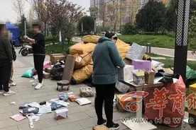 西安一男子不愿将包裹放菜鸟驿站投诉 之后包裹上被写“瓜P”图片