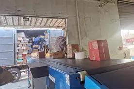 1点睡4点起 记者直击快递小哥一天配送1200快件图片