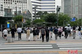 韩或设逾万监控摄像头追踪新冠患者 引发侵犯隐私担忧图片