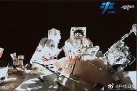 看着潇洒穿着累，太空服是一种什么体感？图片