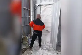 吉林白城一男子家被积雪封门：系风刮来的，最深处有3米视频封面