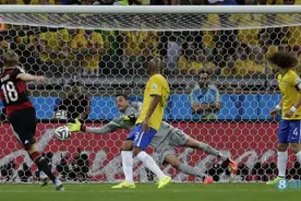 自古半决出名局！世界杯传世半决赛：两大球王独舞，德国五造经典图片