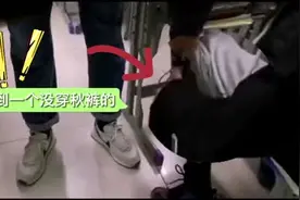 暖到心里去了！新疆阿克陶高三班主任挨个检查学生是否穿秋裤图片