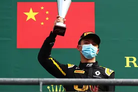周冠宇的成长之路：上海的追梦少年，孤身奋斗的励志车手图片