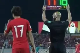 30秒｜李铁发布会耗时32分钟，怒斥“有人脑子有问题”视频封面