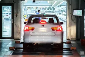 油耗太高桑塔纳将停产？上汽大众：随时切换混动或纯电图片