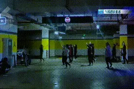 大妈们转战昆明一小区地下车库跳广场舞！业主报警……图片