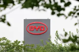 比亚迪员工猝死，反对“996”莫忘流水线上的劳动者图片