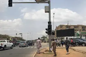 “四川造”太阳能信号灯即将上线尼日利亚首都阿布贾图片