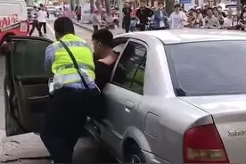 刑拘！海口一司机当街拖拽交警后驾车逃离最新通报来了图片