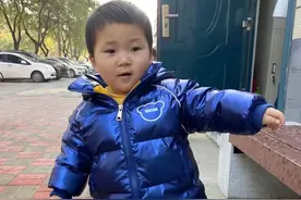 揪心！石家庄火车站附近一2岁男童走失近19个小时无人认领，急寻家人图片