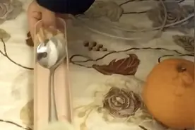 学校餐点舍不得吃 7岁萌娃偷偷带回两块鸡肉送给妈妈图片