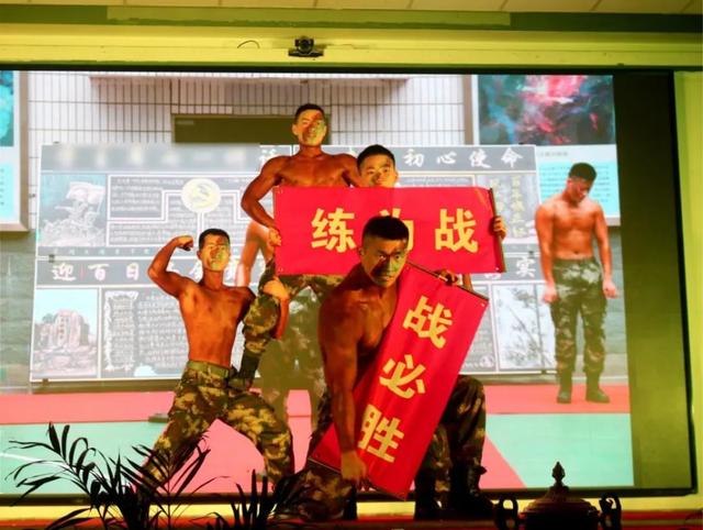 “肌肉铠甲秀”，超帅！“军体争霸赛”，超燃