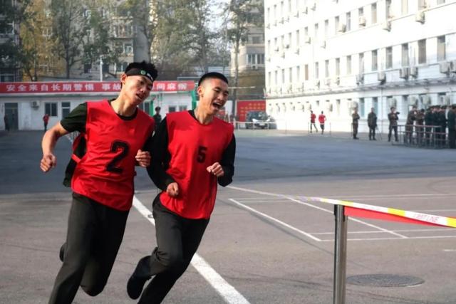 “肌肉铠甲秀”，超帅！“军体争霸赛”，超燃