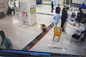 为夜班护士送上热乎早餐 镇海这位“早餐侠”好暖图片