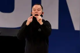 马龙谈被罚出场：我要向球队道歉 我必须控制好自己的情绪图片