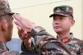 鲁武强军故事｜手中的钢枪如诗，抒写着他的满眼韶华图片