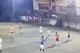 男子踢球时突然倒下，经抢救无效死亡！医生提醒注意预防图片