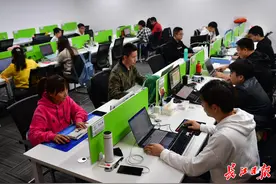 中小微企业负责人讲述参与政府采购经历：免交保证金，写份承诺书就可投标图片