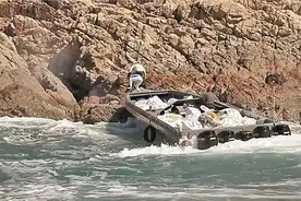 海上上演“速度与激情”！海警10分钟拿下走私“大飞”图片