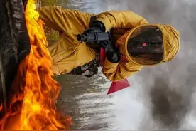 防化保障演练！看“象鼻人”如何克敌制胜图片