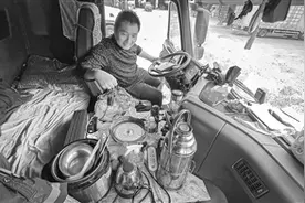 车轮上讨生活的他们，路上有多少艰辛和无奈图片