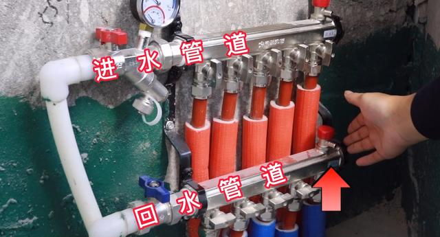 地热供暖前正确排气方法（来看这是地暖系统排气的正确方式）