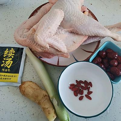 老母鸡炖花胶要放些什么材料 老母鸡炖花胶的做法窍门