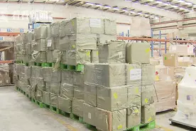 上海海关一次性查获7.6吨冒牌“宝可梦”卡牌图片