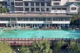 济南“速冻”模式挡不住市民冬泳热情 露天泉水浴场每天接待六七百人图片