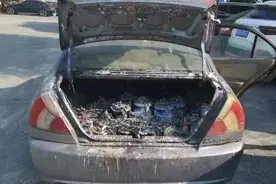 太危险！违法运输60余罐油漆与稀释剂，杭州这辆私家车摊上了大事图片