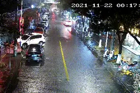 凌晨嘉兴平湖巡逻警车被私家车逼停？下一秒暖了图片