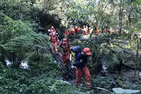 向荒野跋涉：那些“哀牢山”里的地质人图片