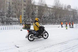 快评丨民警为聋哑外卖员讲情，新业态和社会善意撑起残疾人就业空间图片