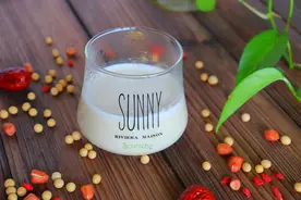 红枣花生豆浆健康营养、不油不腻，一家人晚饭吃真舒服图片