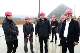 花溪区长俞洋到燕楼镇调研园区建设及生态环保工作图片