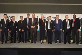 刘国梁当选国际乒联执行副主席，索林成为史上首位女主席图片