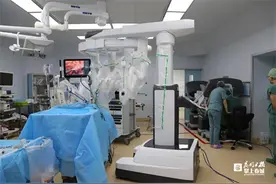 云南省肿瘤医院启用首套顶配达芬奇手术机器人图片