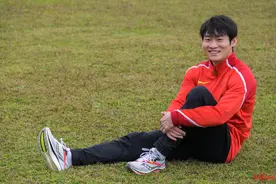 00后接棒 | 短跑小将何宇鸿：快过当年苏炳添，最快“00后”渴望继续突破图片