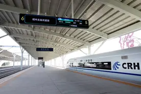 杭台高铁试运行，系国内首条民营资本控股高速铁路图片