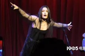 Jessie J 发长文宣布流产 事发前一天舞台照曝光图片