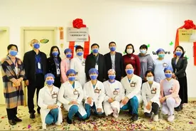 50天宝宝吃奶哭闹不止，广西一新手妈妈慌了……医生：这类情况要注意图片