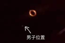 “你走吧！”“我不走！”，凌晨海宁一河岸边，民警死死拉住他……图片