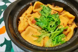 #我心中的冬日限定#下饭神器，心急吃不了的砂锅肉沫包浆豆腐图片