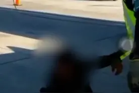 偷渡男藏身起落架舱飞抵美国 历经3小时毫发无伤图片