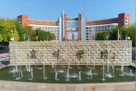 山航每10个飞行员7个来自这里！山东这所“宝藏”学校瞒不住了视频封面