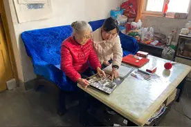 捐资助学53年 她点燃了孩子们的希望之光图片